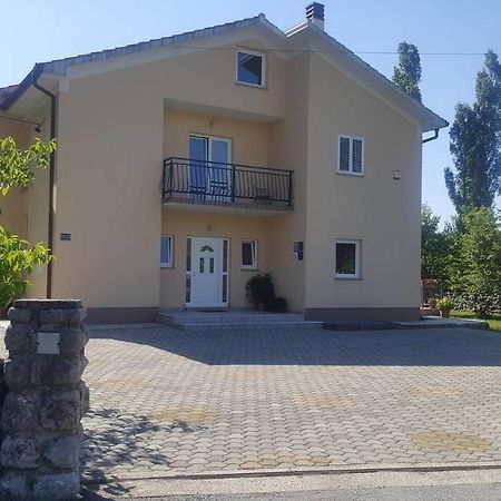 Apartments Barbara Podhum Extérieur photo