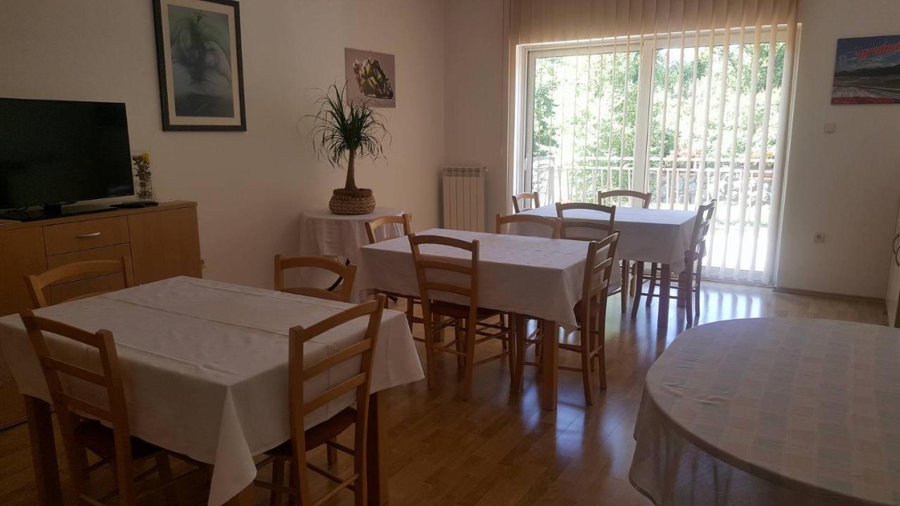 Apartments Barbara Podhum Extérieur photo